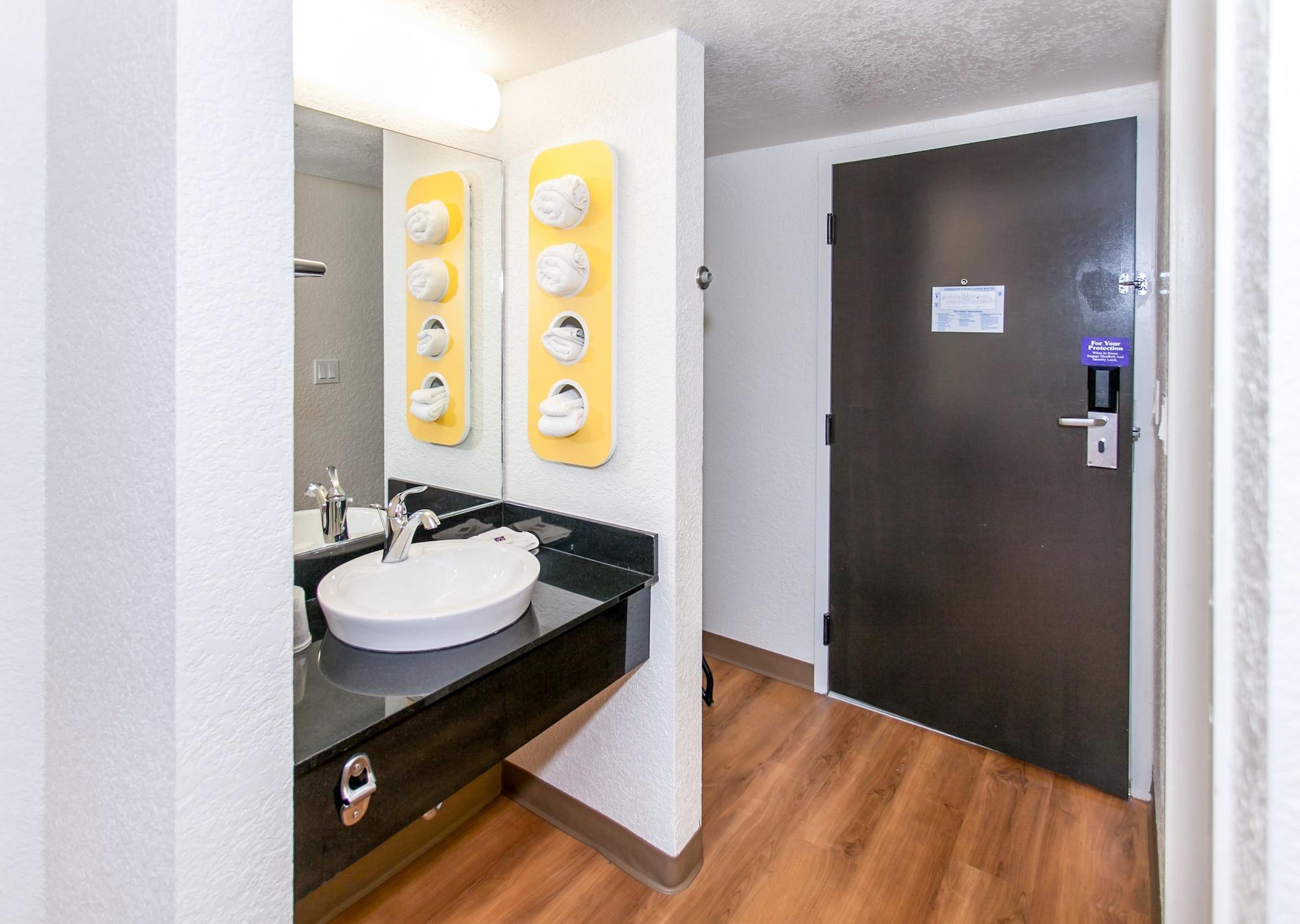 Motel 6-Los Angeles, Ca - Los Angeles - Lax Ингълуд Екстериор снимка
