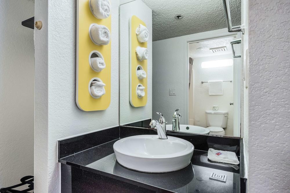 Motel 6-Los Angeles, Ca - Los Angeles - Lax Ингълуд Екстериор снимка