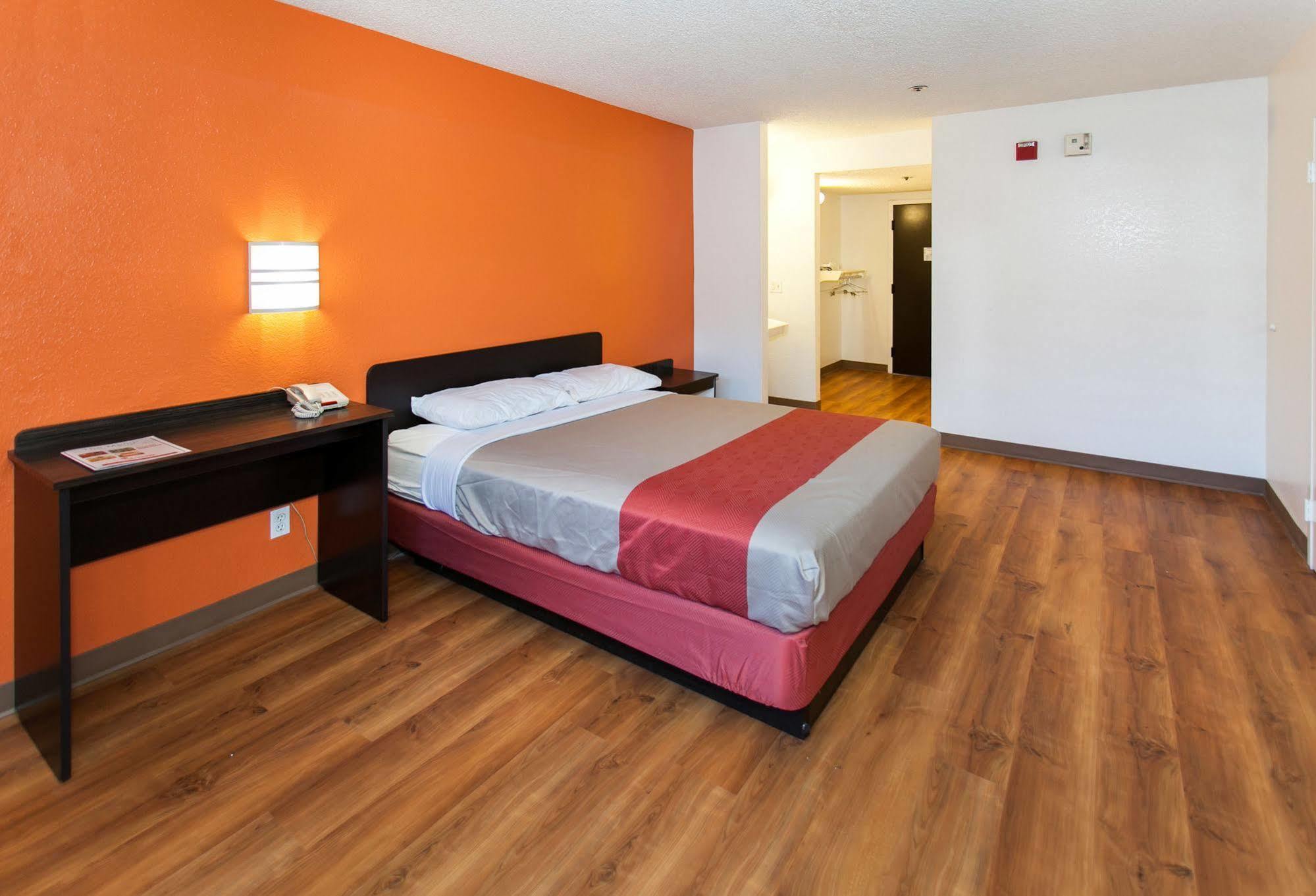 Motel 6-Los Angeles, Ca - Los Angeles - Lax Ингълуд Екстериор снимка